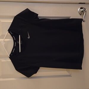 Nike Dri Fit Youth Girls Shirt. Size Medium. Color Black.